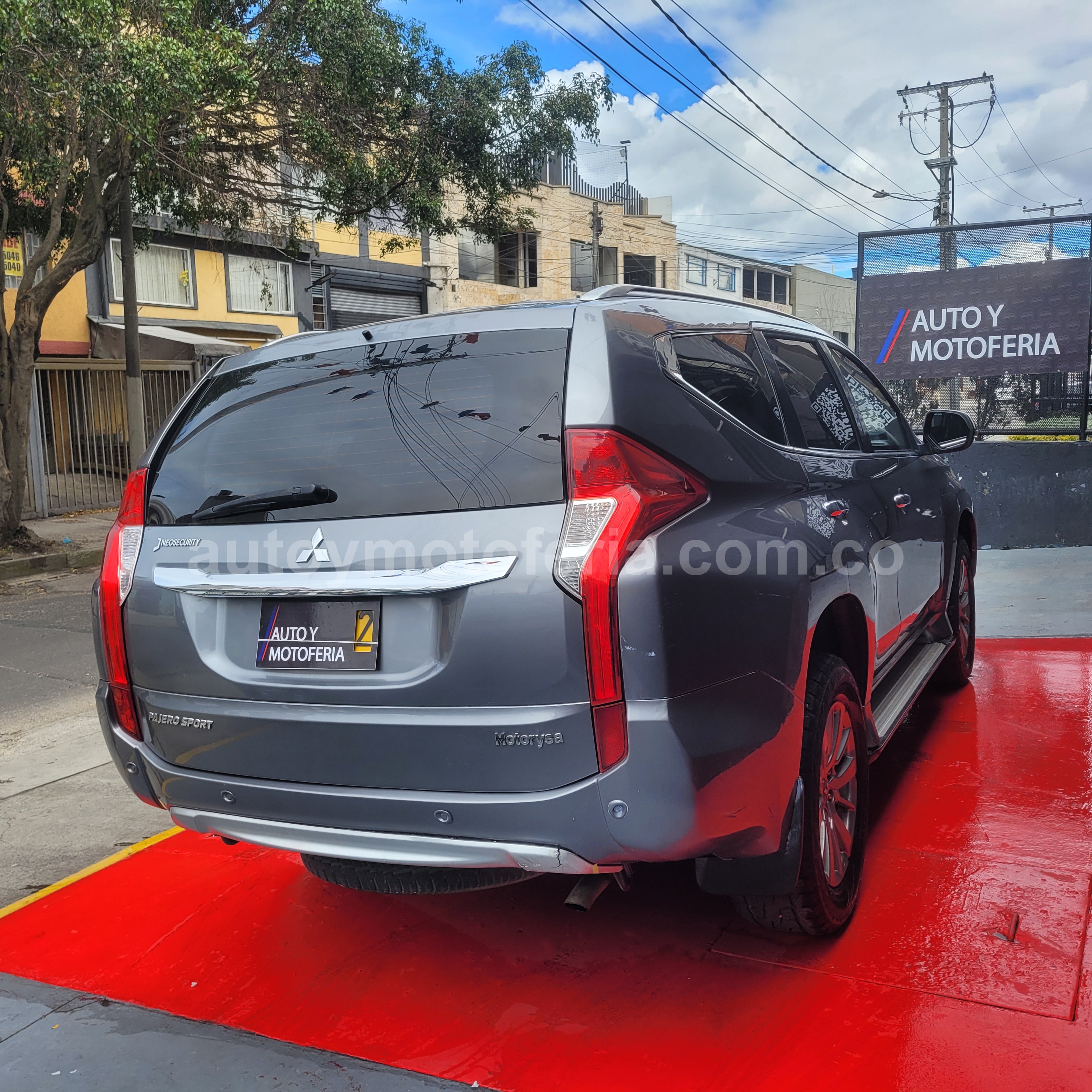 MITSUBISHI MONTERO SPORT 3,0 4WD 2019 en Bogotá D.C. — foto 2