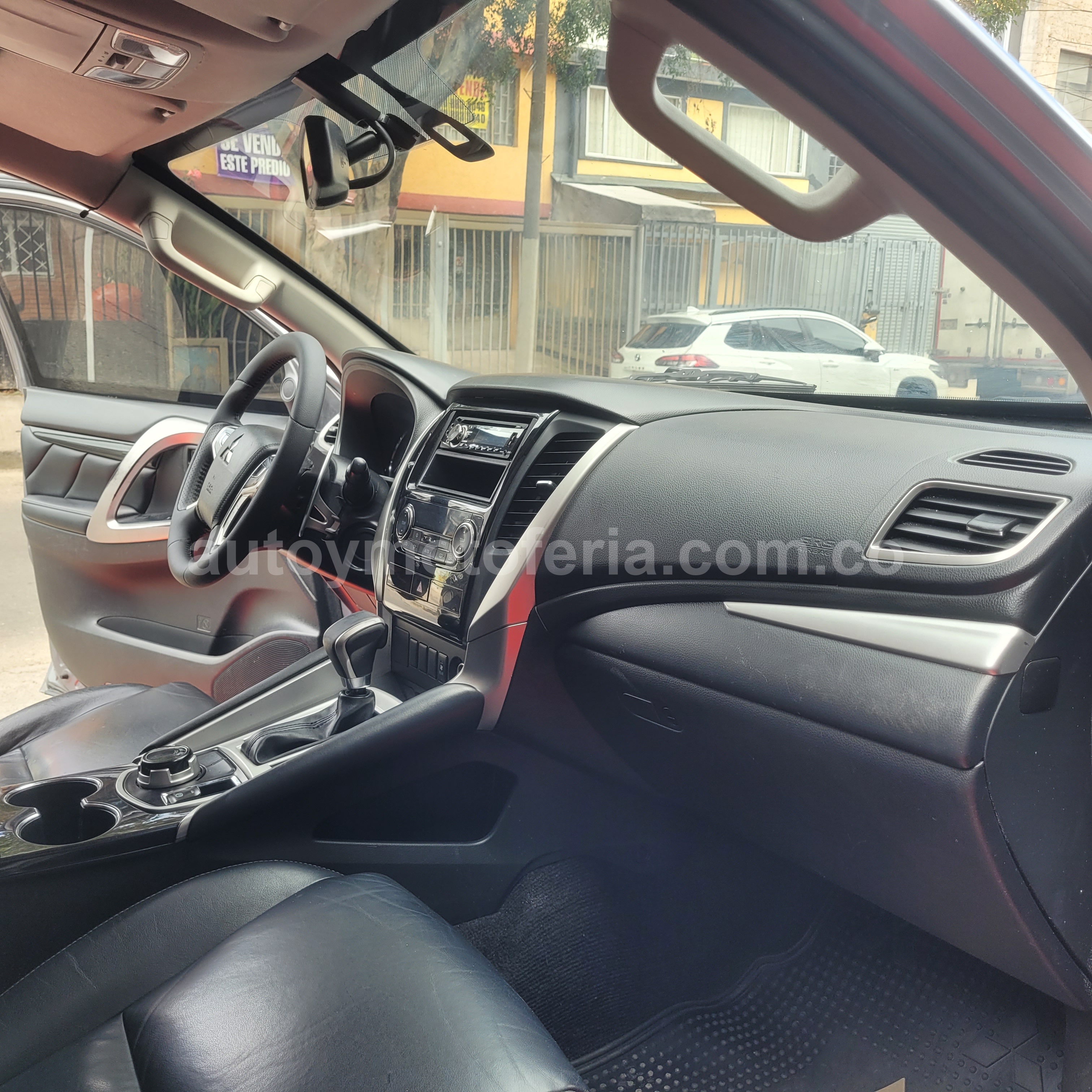 MITSUBISHI MONTERO SPORT 3,0 4WD 2019 en Bogotá D.C. — foto 8