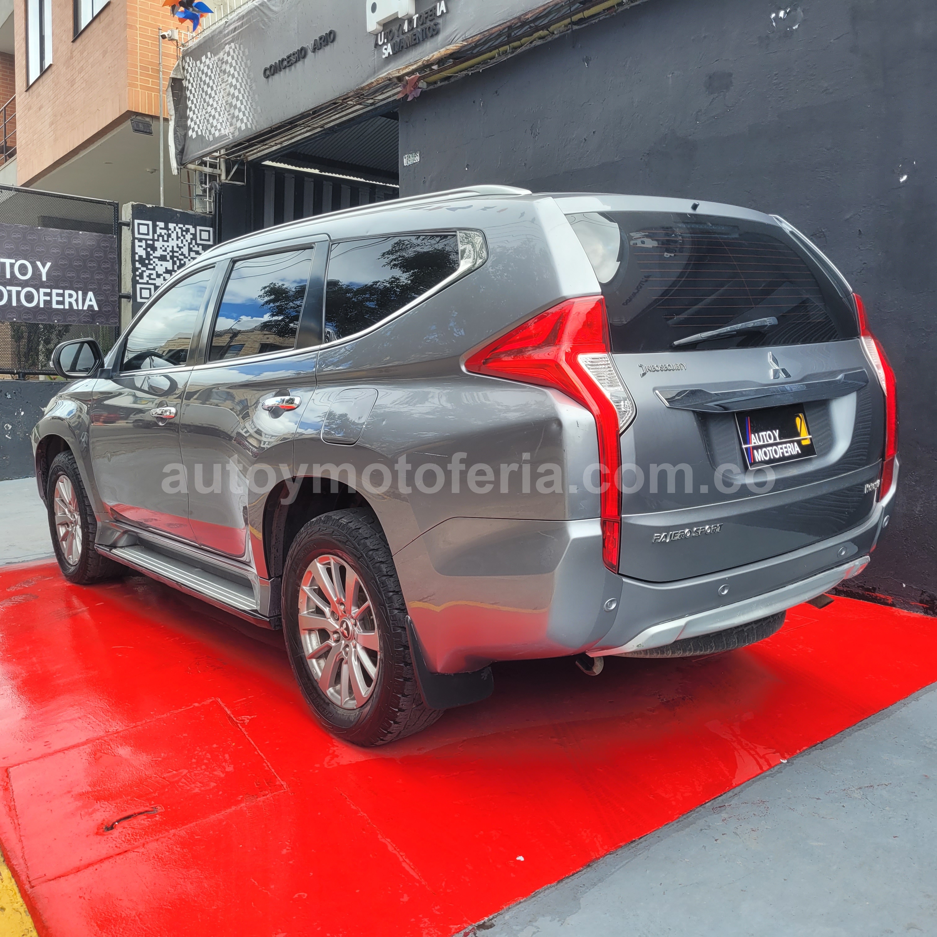 MITSUBISHI MONTERO SPORT 3,0 4WD 2019 en Bogotá D.C. — foto 12