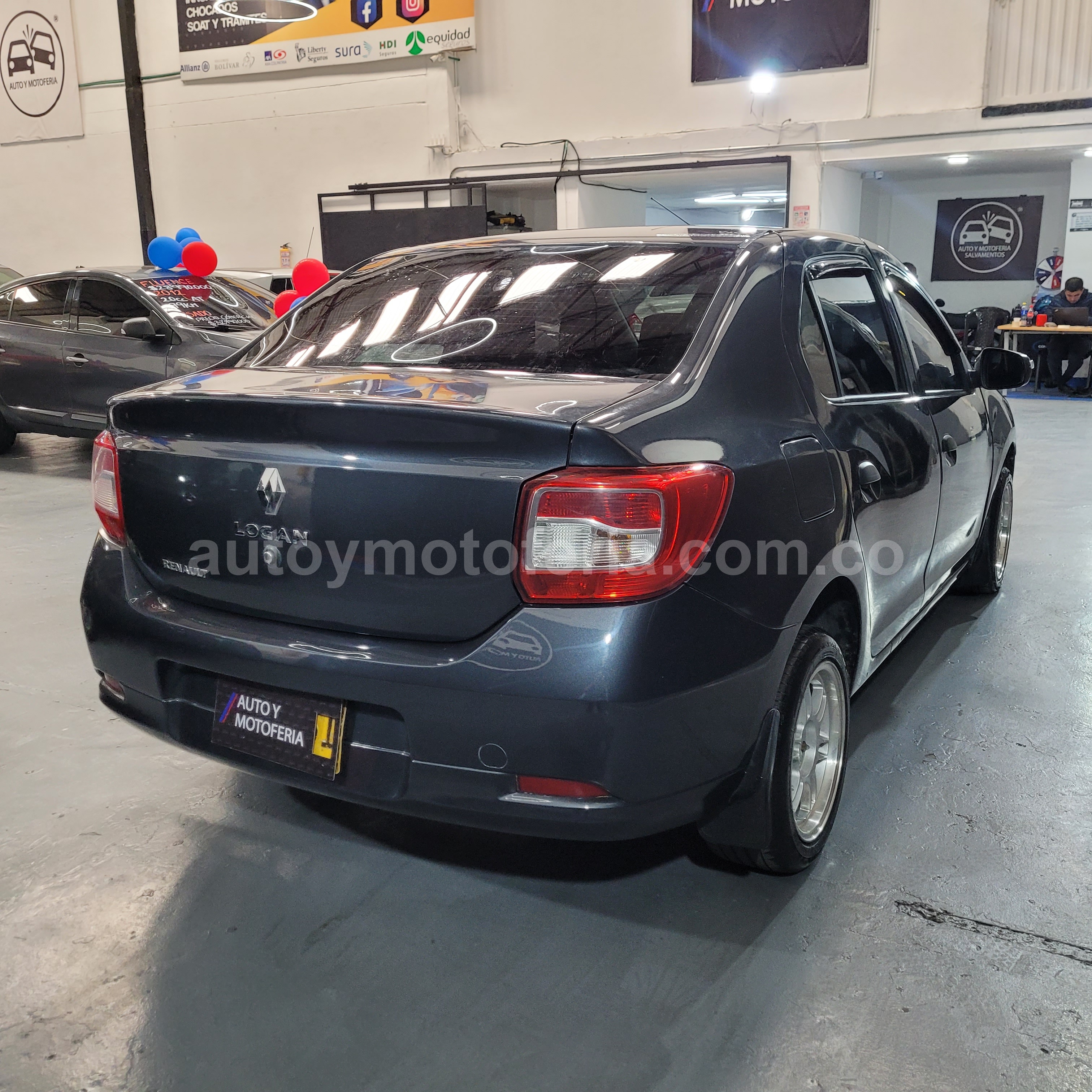 RENAULT LOGAN 2019 en Bogotá D.C. — foto 2