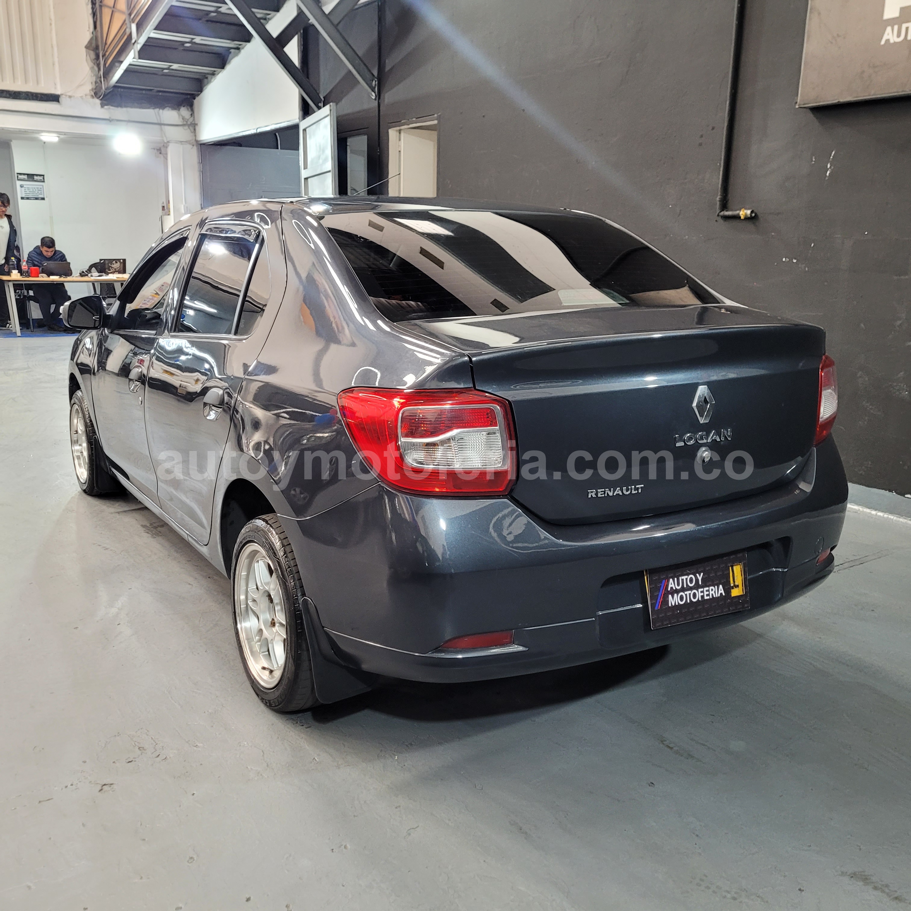 RENAULT LOGAN 2019 en Bogotá D.C. — foto 3