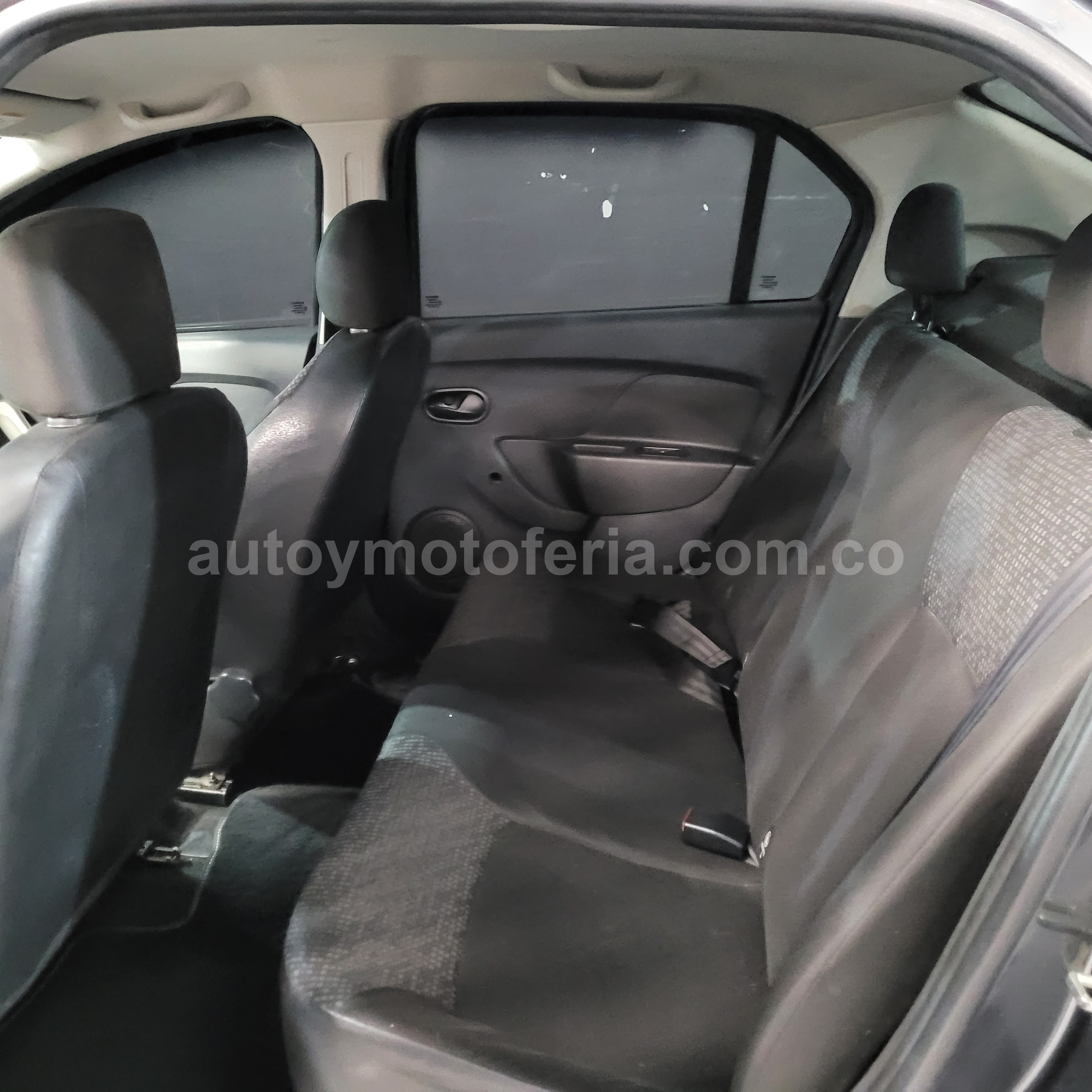RENAULT LOGAN 2019 en Bogotá D.C. — foto 6