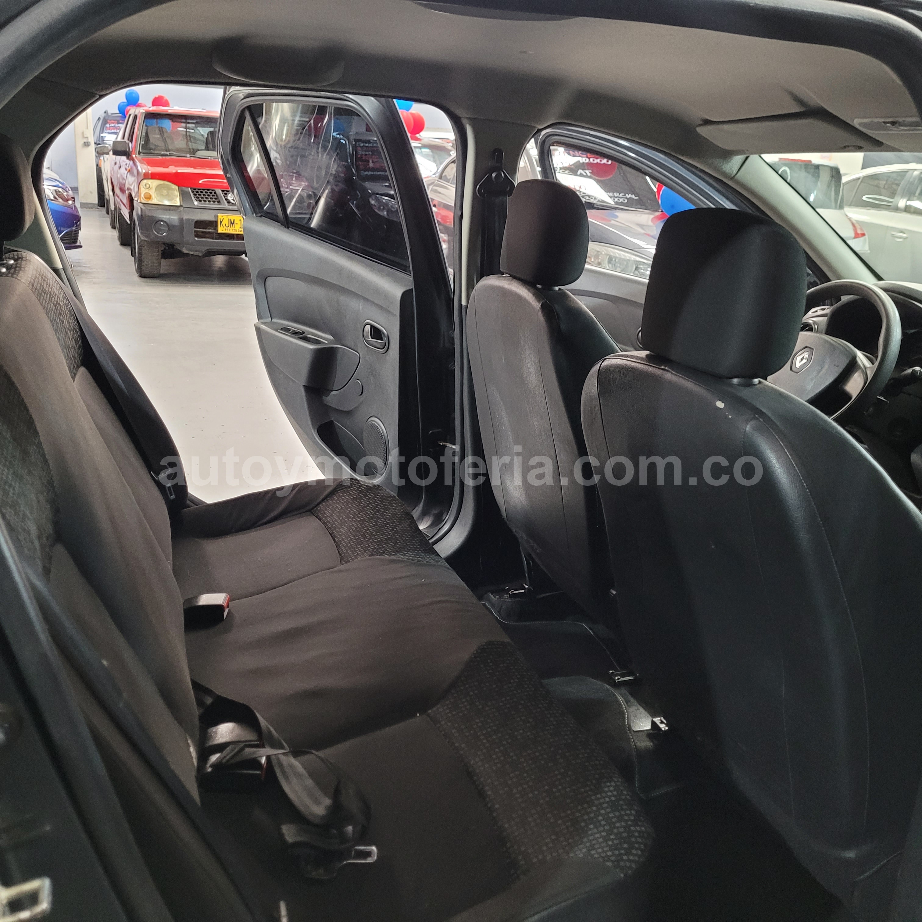 RENAULT LOGAN 2019 en Bogotá D.C. — foto 7