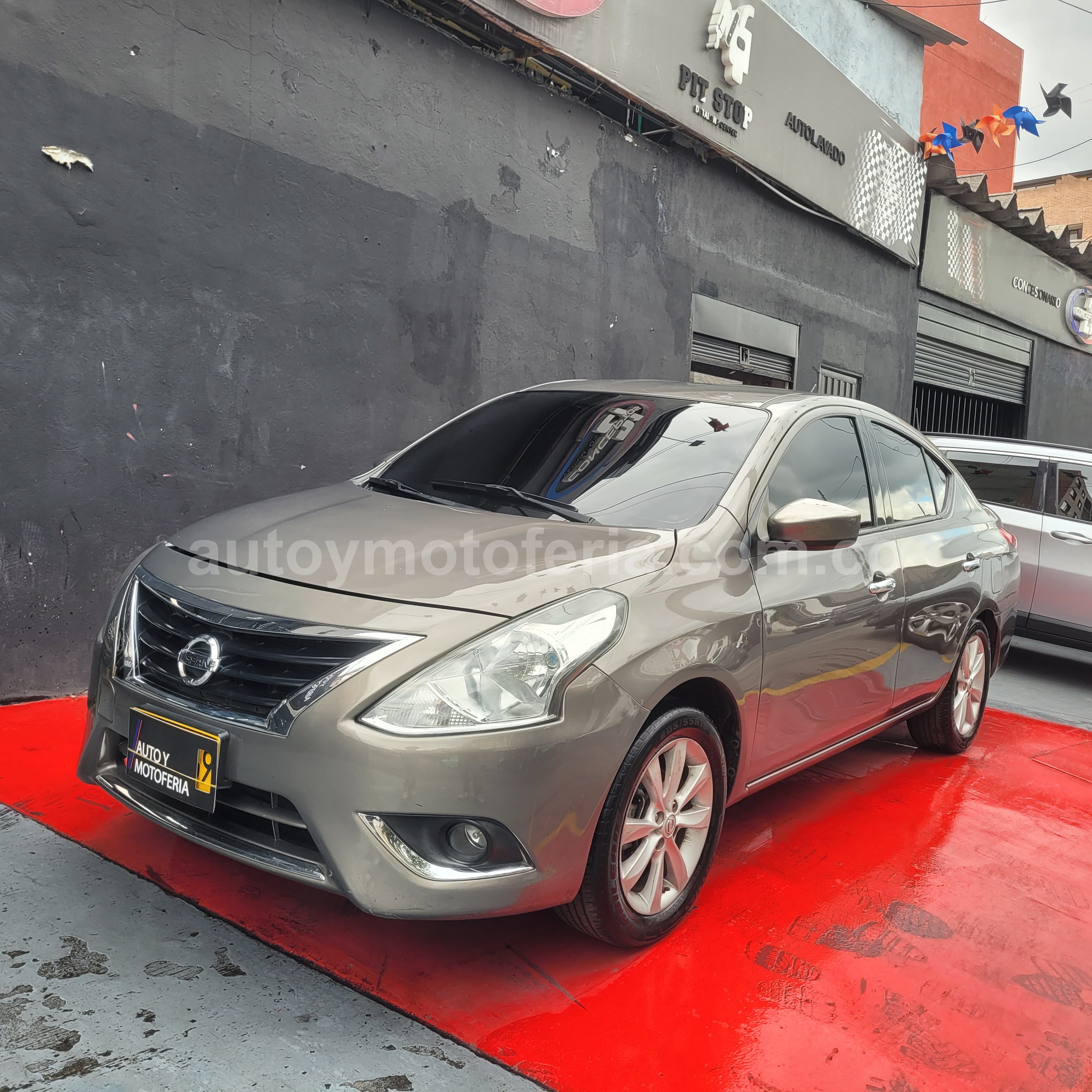NISSAN VERSA 2015 en Bogotá D.C.