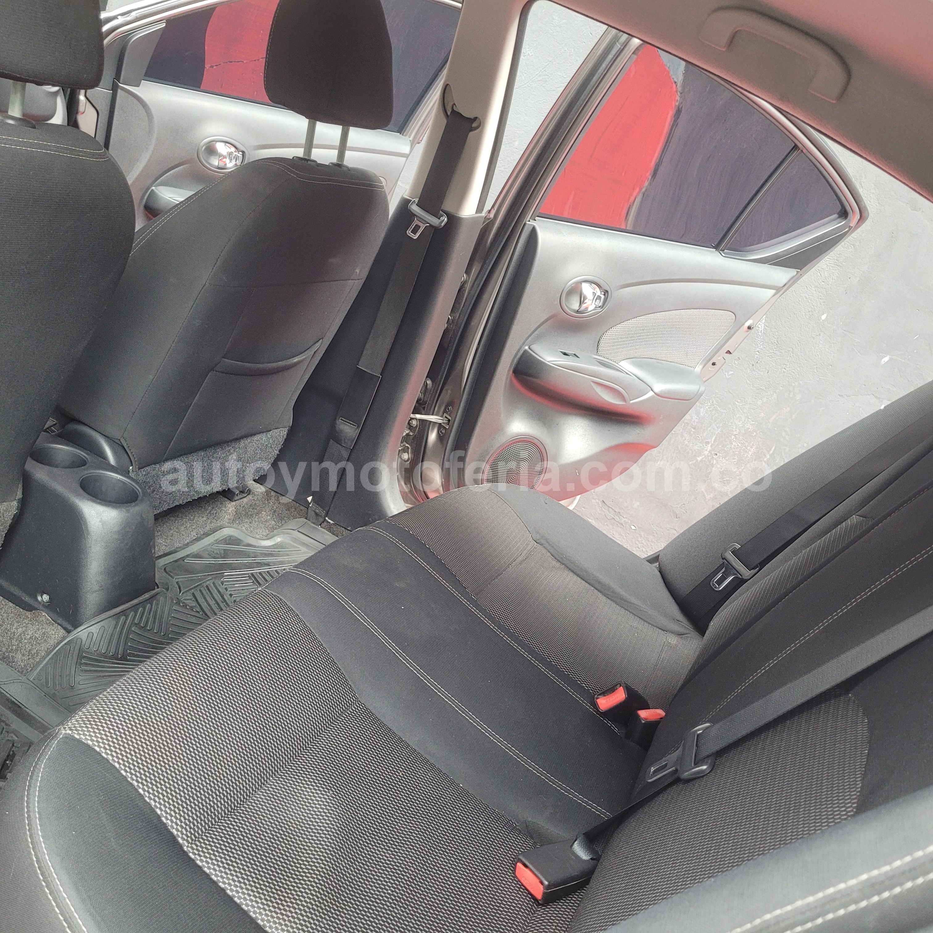 NISSAN VERSA 2015 en Bogotá D.C. — foto 7