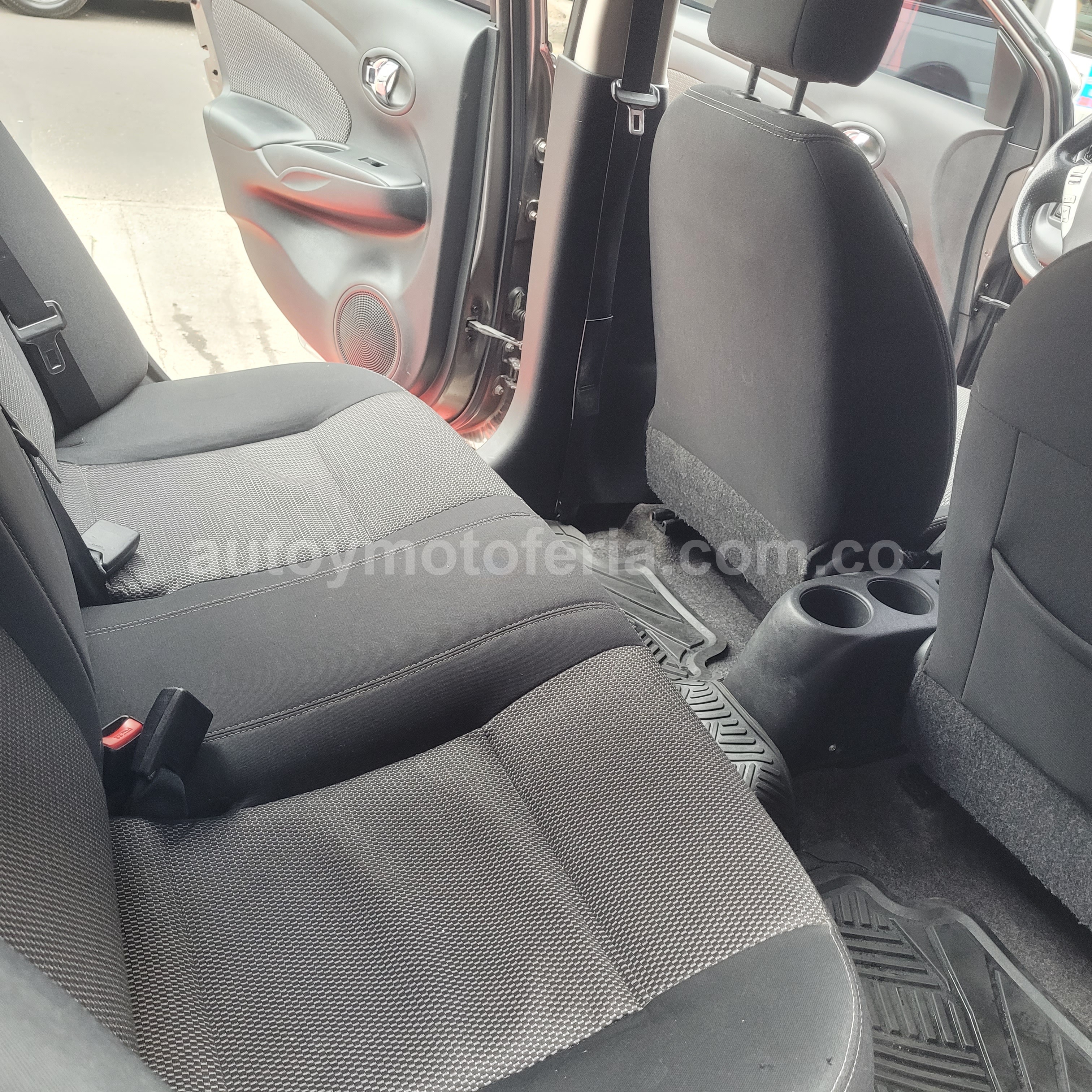 NISSAN VERSA 2015 en Bogotá D.C. — foto 8