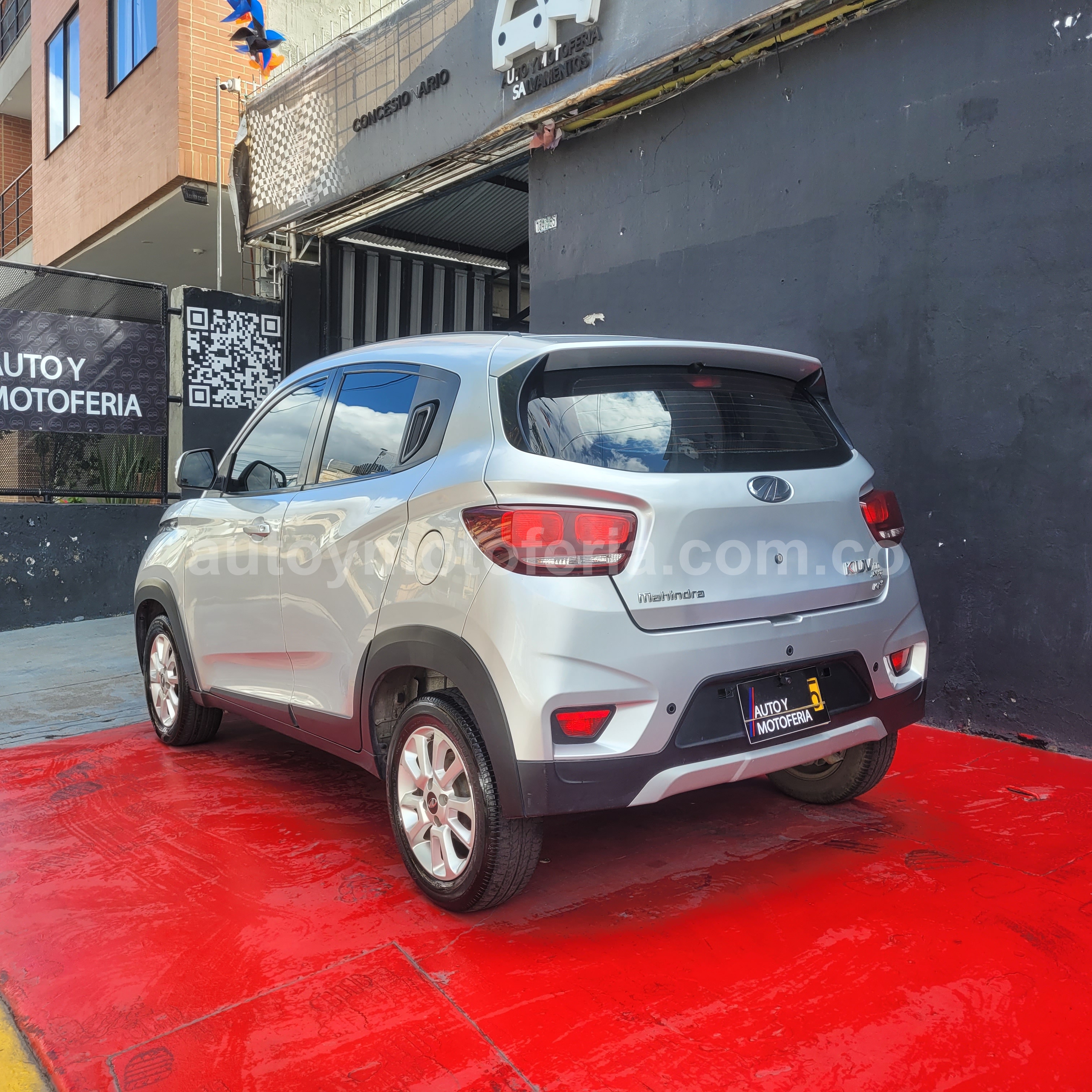 MAHINDRA KUV 100 2019 en Bogotá D.C. — foto 3
