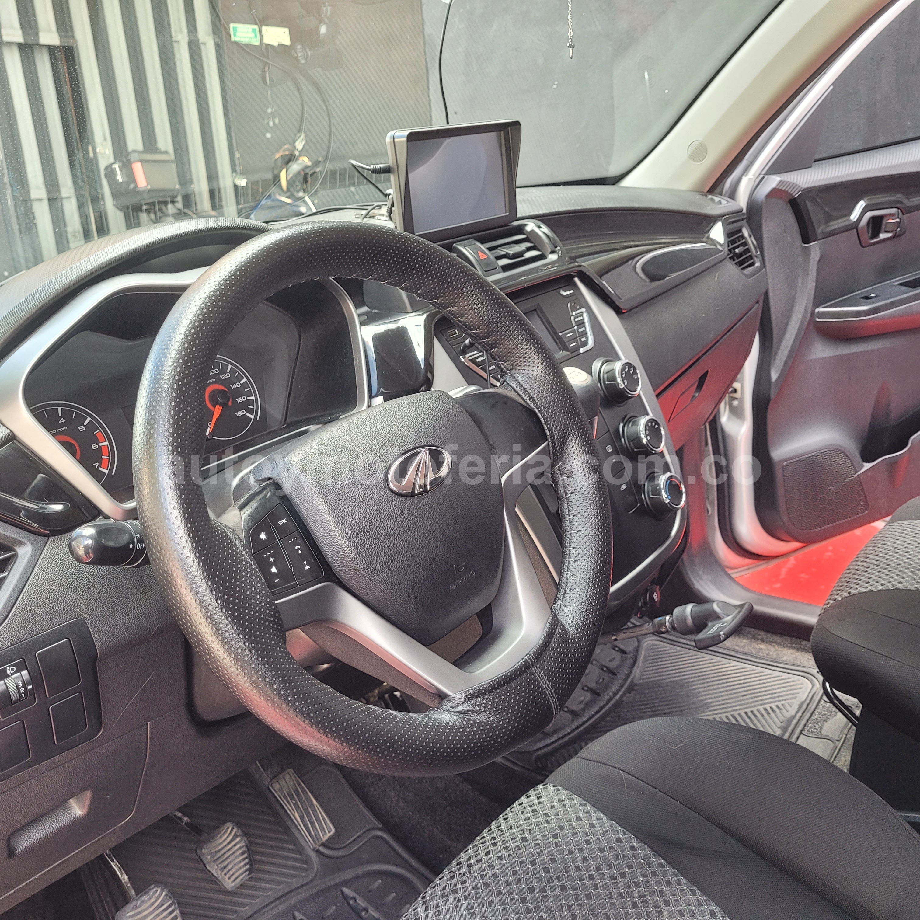MAHINDRA KUV 100 2019 en Bogotá D.C. — foto 7