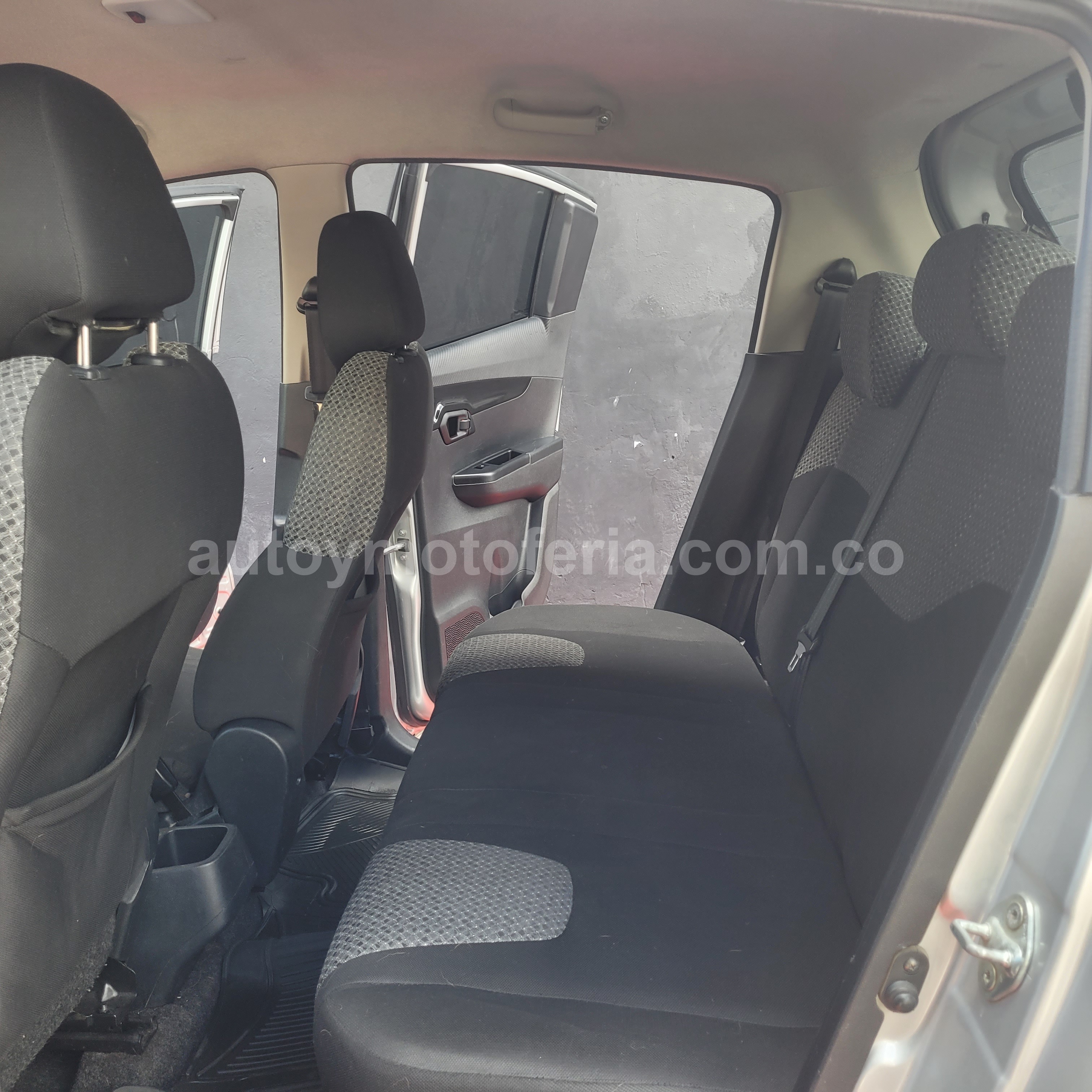 MAHINDRA KUV 100 2019 en Bogotá D.C. — foto 9