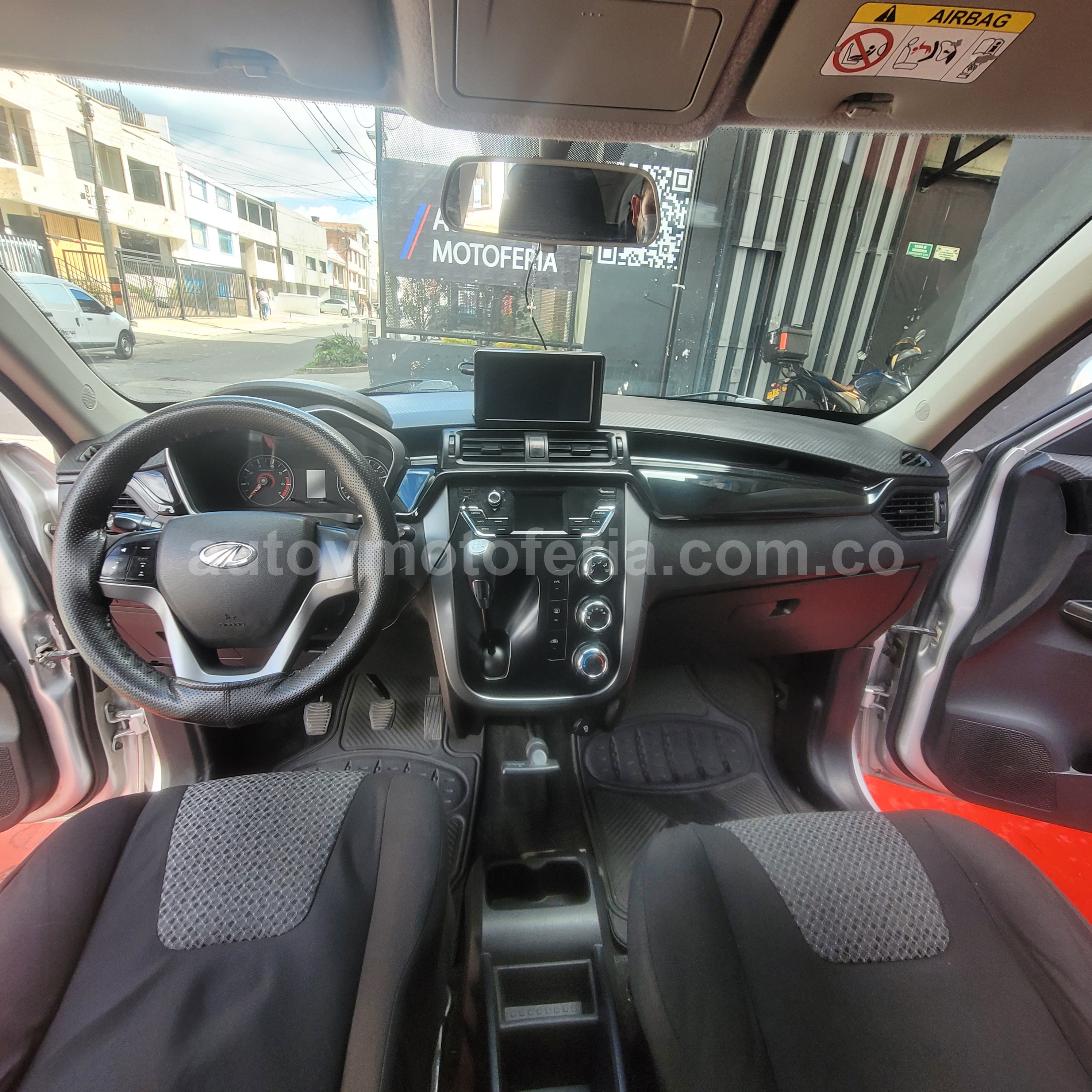 MAHINDRA KUV 100 2019 en Bogotá D.C. — foto 10