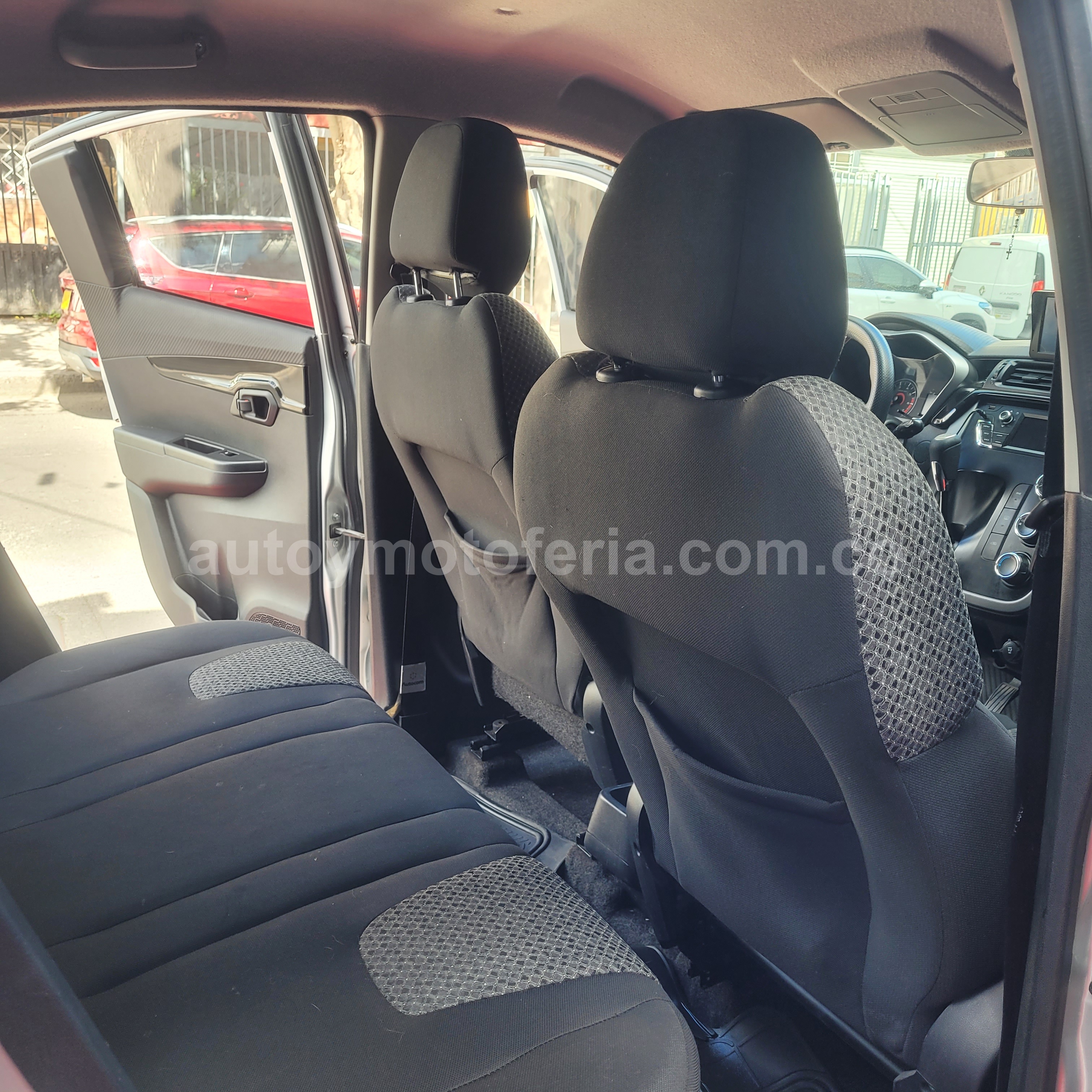 MAHINDRA KUV 100 2019 en Bogotá D.C. — foto 11