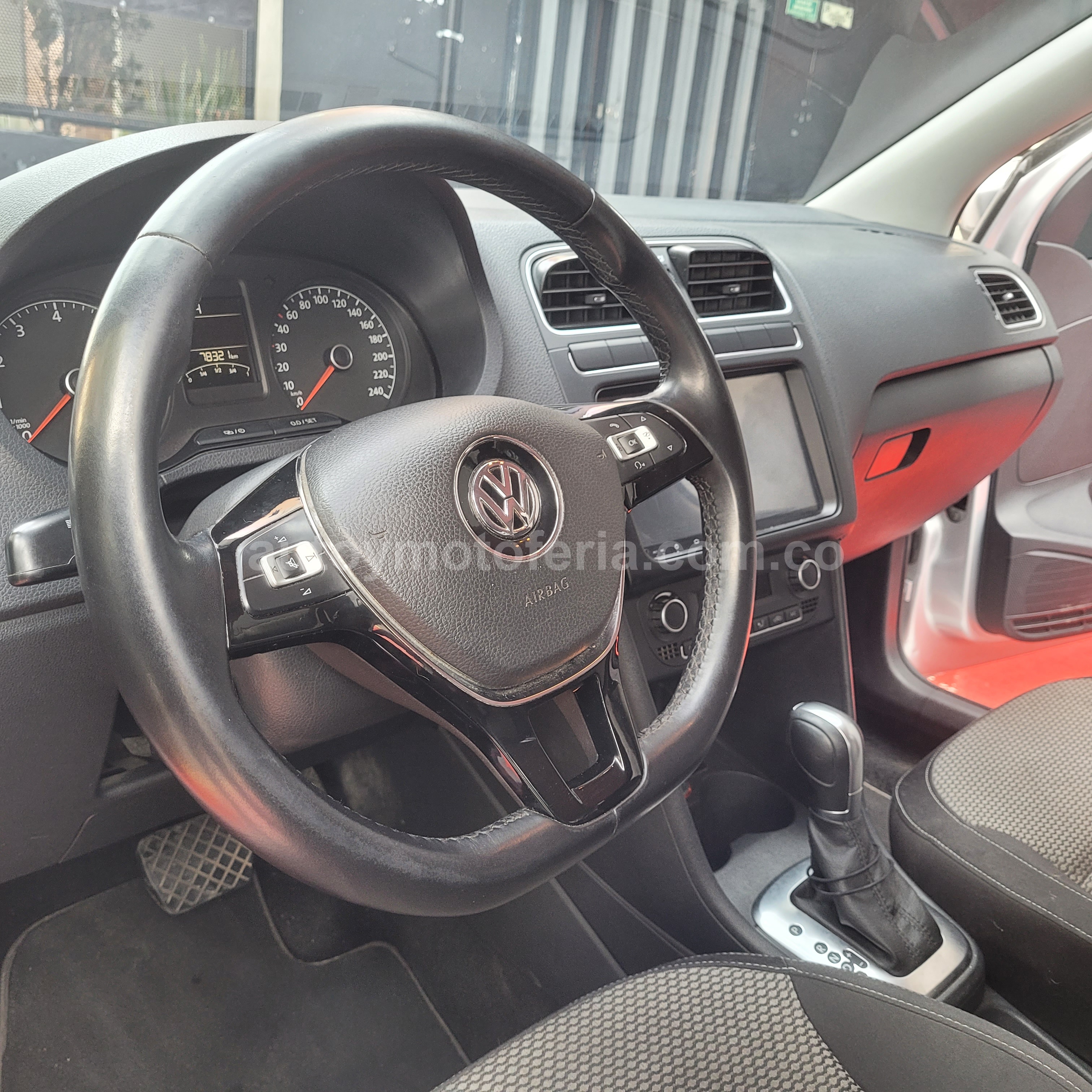 VOLKSWAGEN POLO 2015 en Bogotá D.C. — foto 6
