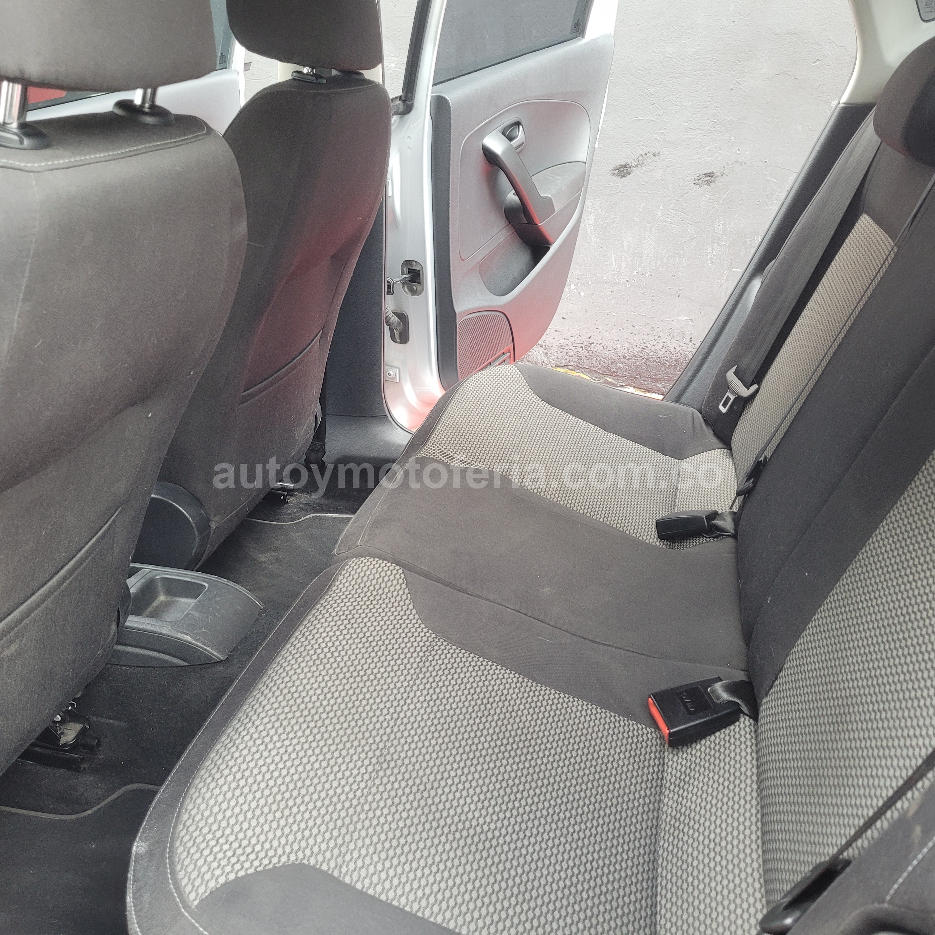 VOLKSWAGEN POLO 2015 en Bogotá D.C. — foto 7