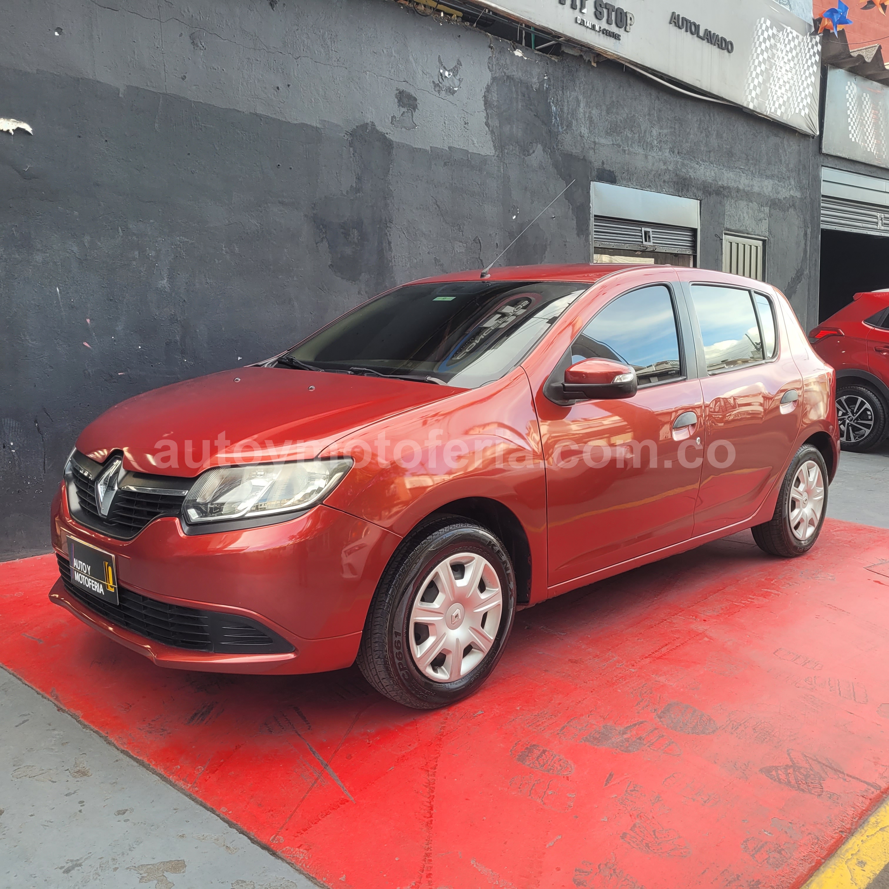 RENAULT SANDERO EXPRESSION 2017 en Bogotá D.C. — foto 1