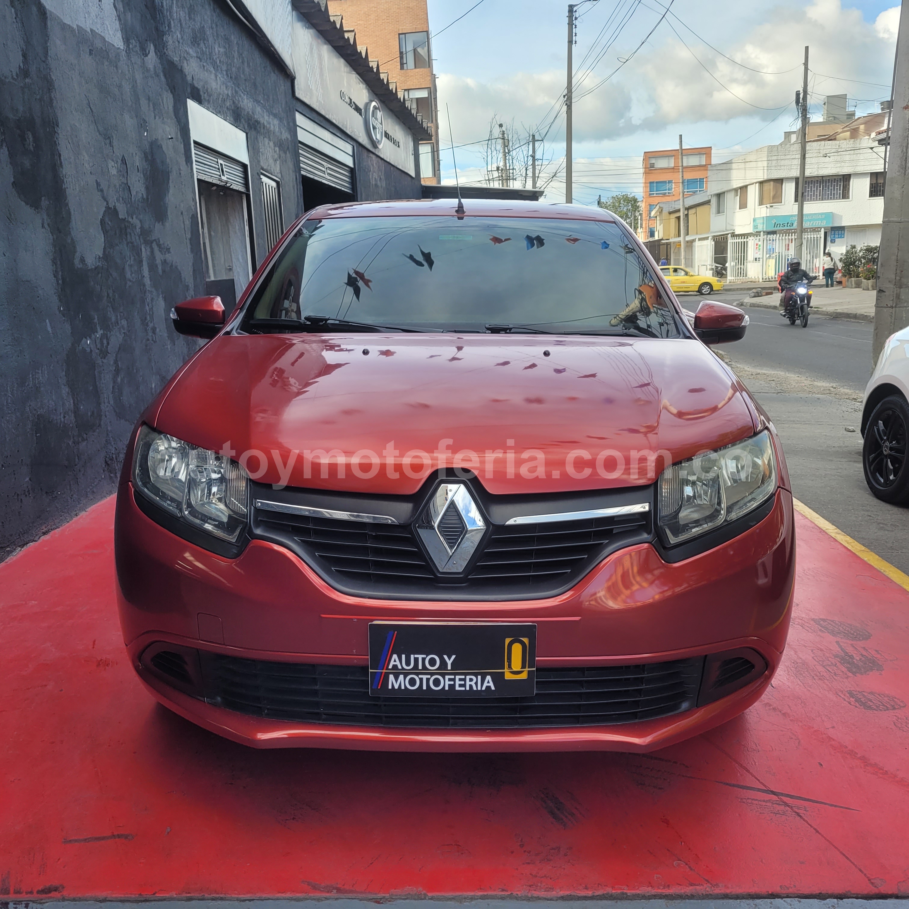RENAULT SANDERO EXPRESSION 2017 en Bogotá D.C. — foto 2