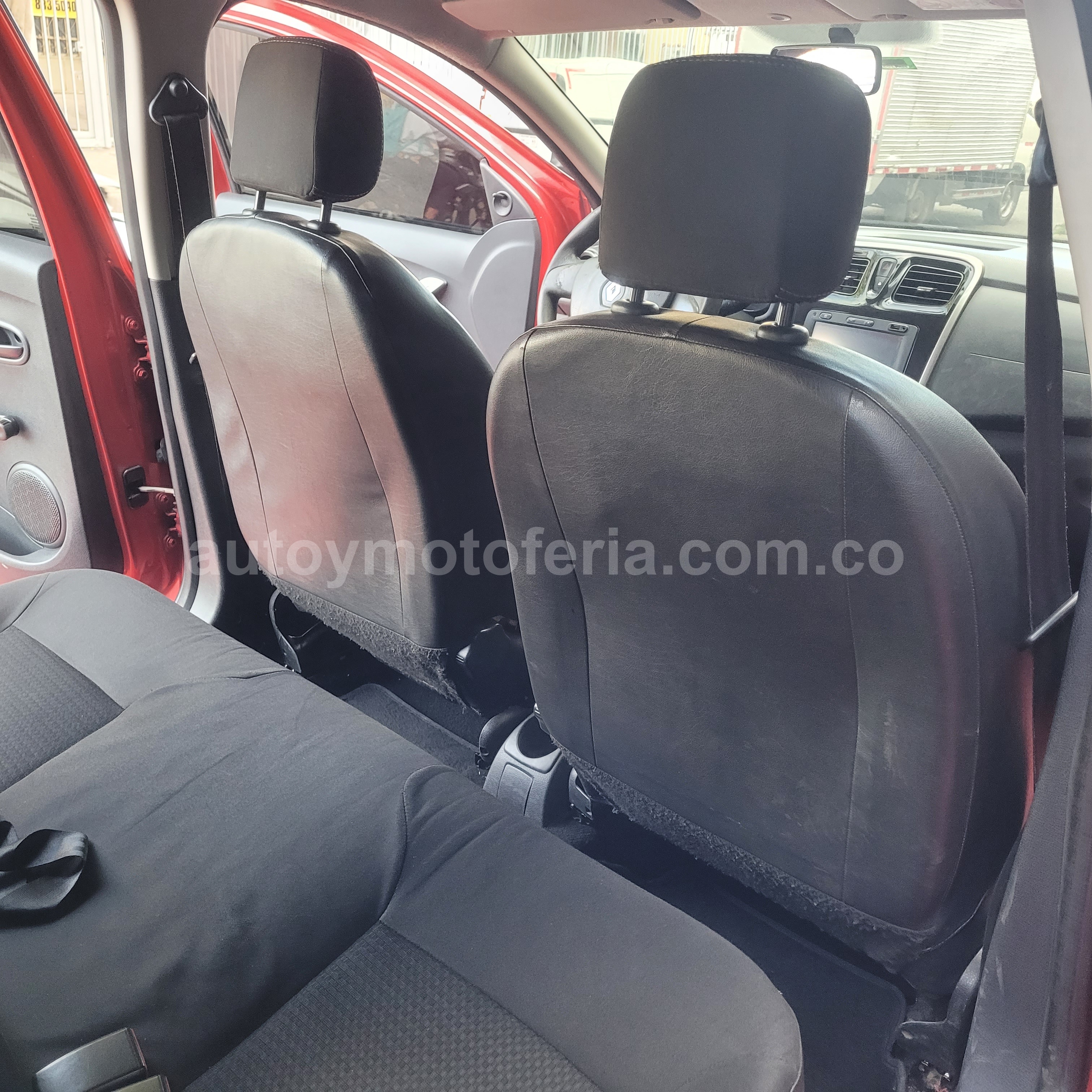 RENAULT SANDERO EXPRESSION 2017 en Bogotá D.C. — foto 11