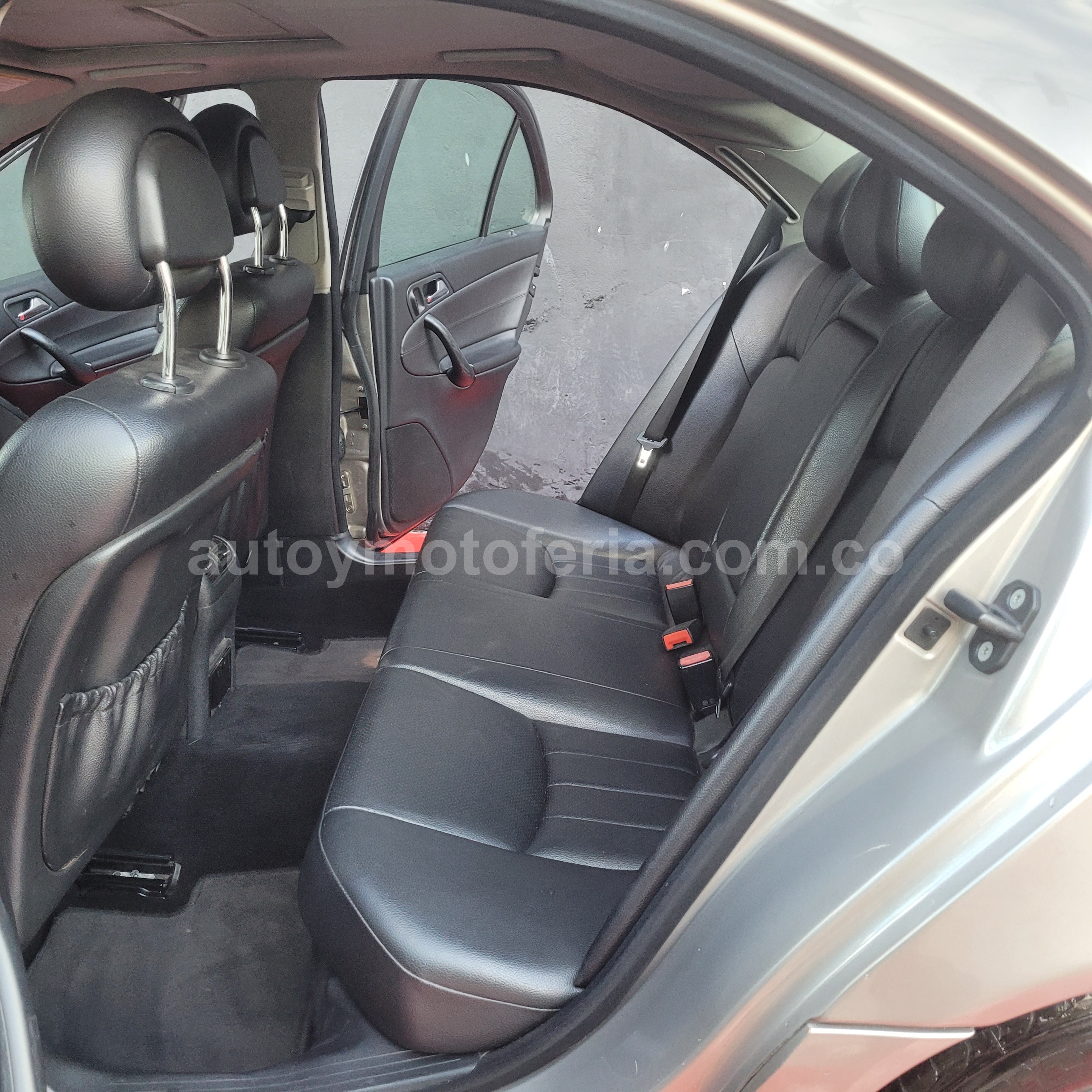 MERCEDES BENZ C 180 K 2005 en Bogotá D.C. — foto 8